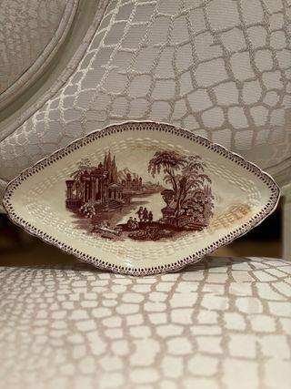 Bandejas, sopera y salsera