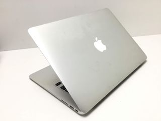 portatil apple apple macbook air core i5 1.6 13 (2015) (a1466)