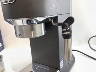 cafetera espresso de longhi dedica style