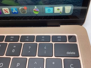 portatil apple apple macbook air core i5 1.6 13 retina true tone (2019) (a1932)