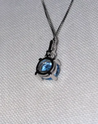 Collar y colgante oro 18k diamante y topacio