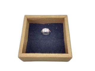 sello oro 18k con diamante de laboratorio