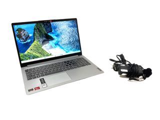 pc portatil lenovo 82vg