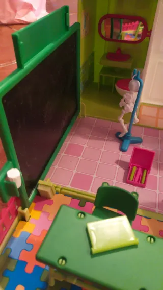 Casa colegio Barriguitas Famosa i/muñeca. Plegable