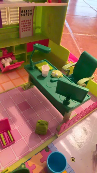 Casa colegio Barriguitas Famosa i/muñeca. Plegable