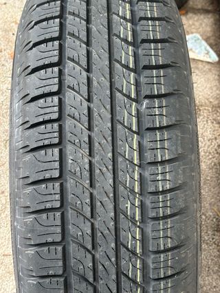 Llanta Land Rover con Neumático