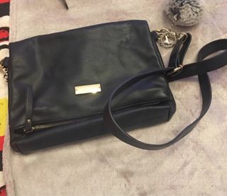 Bolso Amichi Azul con pompón