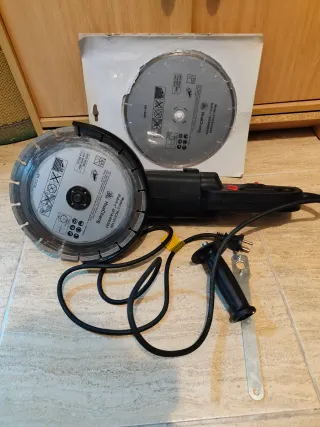 Amoladora angular con discos de 230mm casi nueva