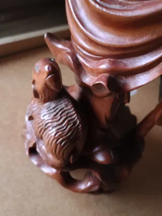 Figura de madera tallada