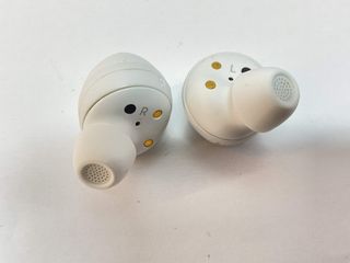 in-ear samsung galaxy buds fe