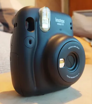 Cámara Fujifilm Instax Mini 11 Negra