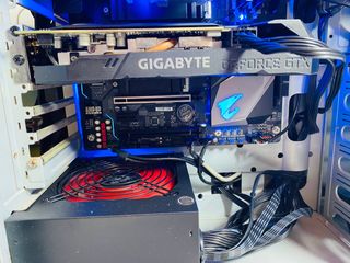 PC Gamer i7‐9700K + GTX 1660 SUPER