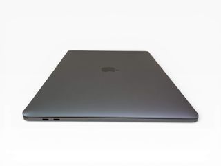 portatil apple apple macbook pro core i7 2.2 15 touchbar (2018) (a1990)