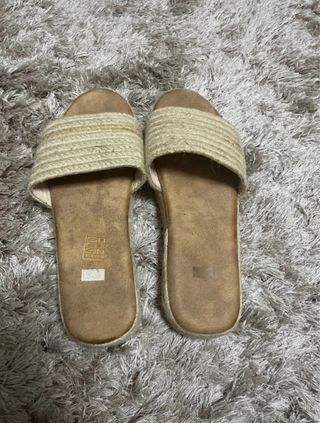 Sandalias planas de esparto