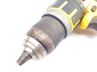 taladro a bateria dewalt dcd795