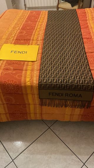 Bufanda Fendi FF Roma Nueva