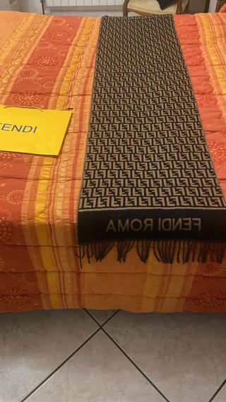 Bufanda Fendi FF Roma Nueva