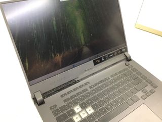 pc portatil asus rog strix e15