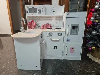 Cocina infantil de juguete blanca