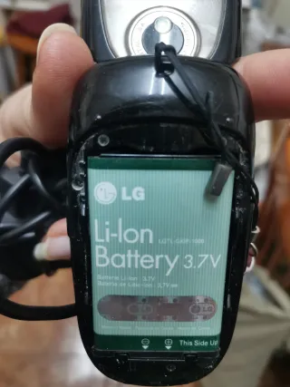 Telefono cellulare vintage LG 3380 senza GPS. Funzionante