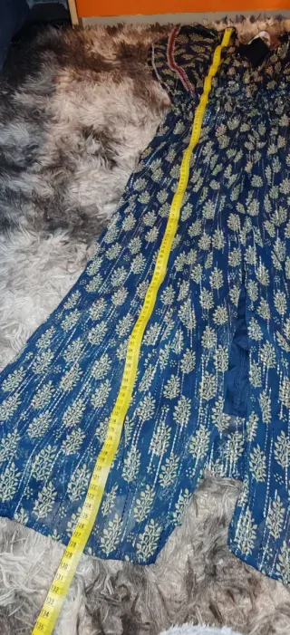 Vestido largo estampado dorado talla M