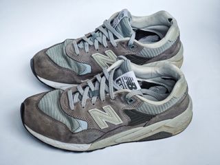 ZAPATILLAS NB 580 COLOR GRIS NUMERO 43