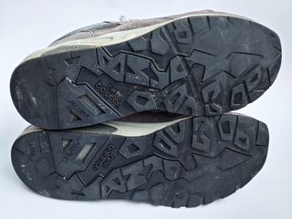 ZAPATILLAS NB 580 COLOR GRIS NUMERO 43