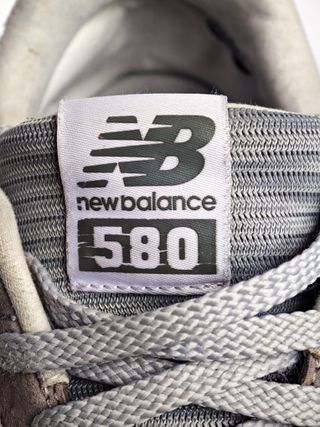 ZAPATILLAS NB 580 COLOR GRIS NUMERO 43