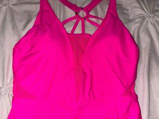 Bañador rosa con detalles