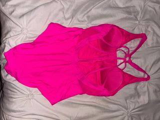 Bañador rosa con detalles