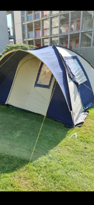 Tienda de campaña familiar