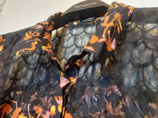 Blusa floral M/38/10 encaje negro