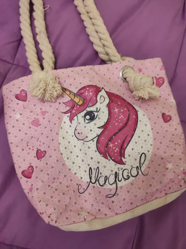 Bolso  unicornio y corazones