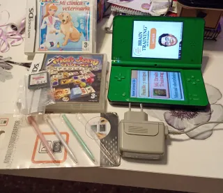 Nintendo DS XL verde Cargador + 3 Juegos