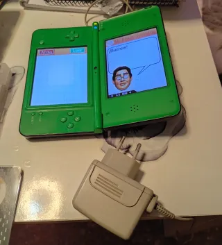 Nintendo DS XL verde Cargador + 3 Juegos