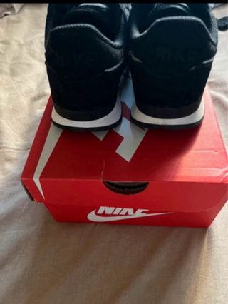 Zapatillas Nike Mujer Negras y Blancas