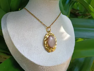 Collar pétalo de Orquídea natural con resina