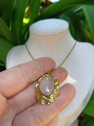 Collar pétalo de Orquídea natural con resina