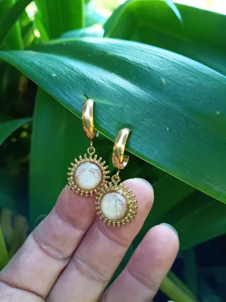 Pendientes Orquídea Encapsulada Oro Blanco