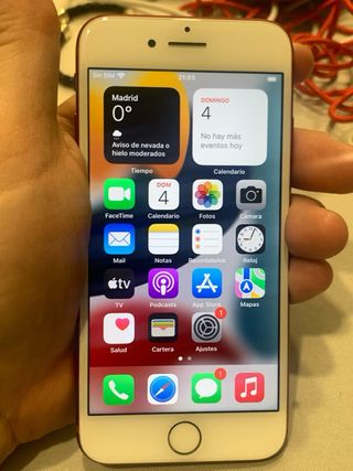 iPhone 7 128GB Rojo + funda.