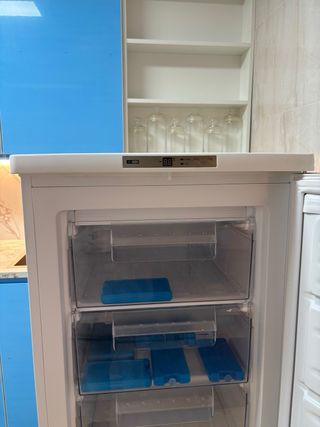 Congelador vertical Brandt