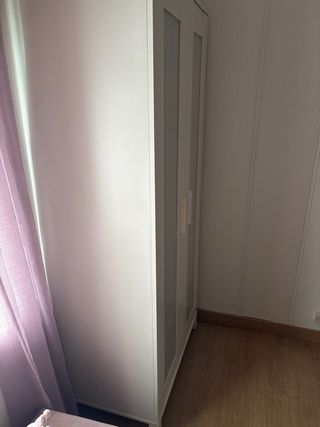 Armario Ikea Brimnes 2 puertas translúcidas