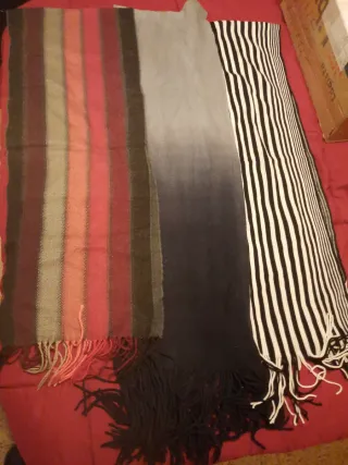 3 bufandas de lana nuevas