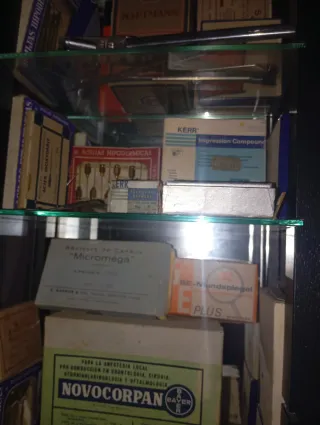 Antigüedades varias - Caja de medicamentos