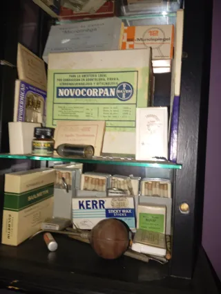 Antigüedades varias - Caja de medicamentos