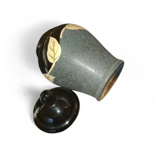 Contenitore in ceramica nero e oro