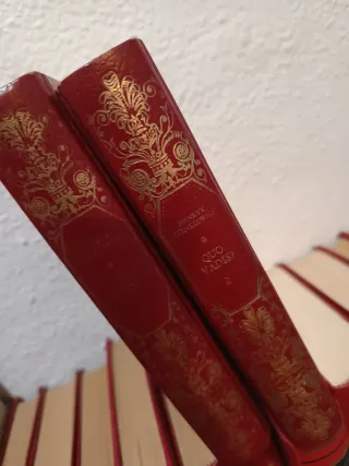 Vendo 4 libros ,tapa dura.