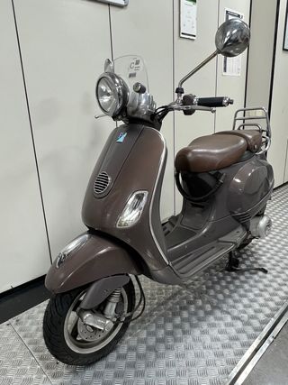 Vespa LXV 125 ie VIE DELLA MODA