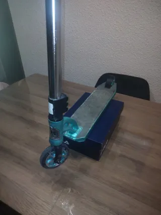 Patinete Scooter Azul y Negro