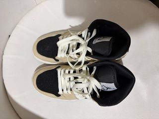 Nike Jordan 1 Beige y Negro